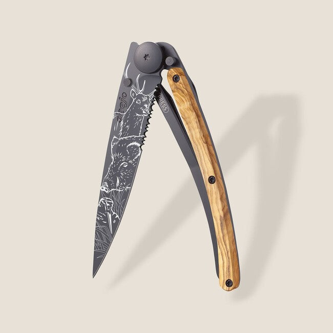 Deejo Tattoo preklopni nož Serration olive wood Hunting Scene