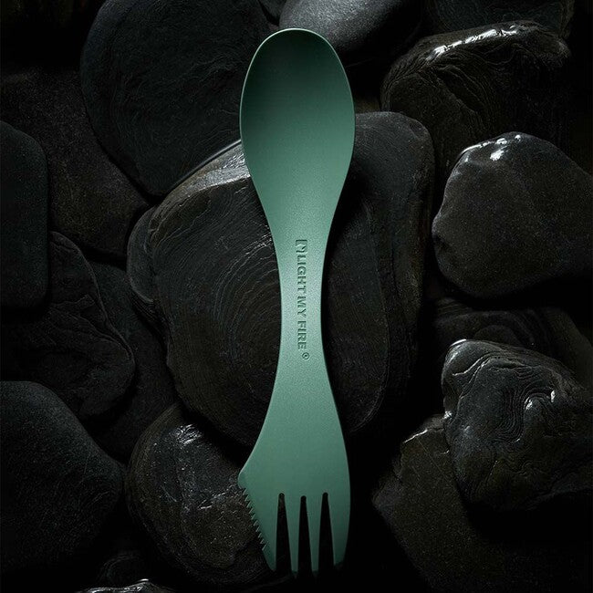 LIGHT MY FIRE Spork large serving večnamenski žlica, zelena
