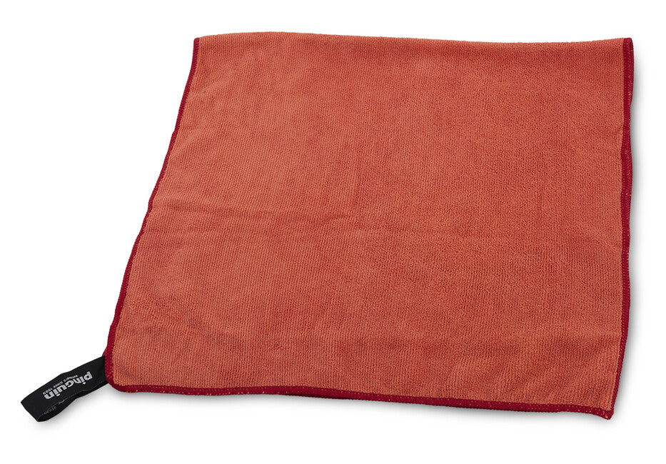 Pinguin Terry Towel, Red, 60 x 120 cm