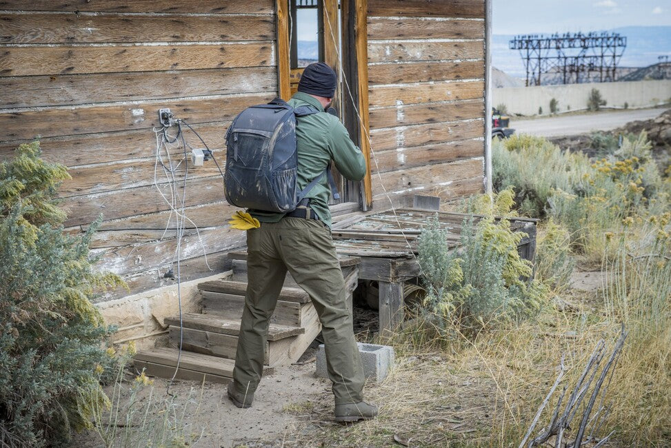 Helikon-Tex COVERT Tactical Pants VersaStretch, Taiga Green
