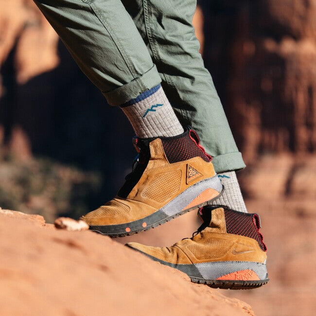 Darn Tough Hiker Micro Crew nogavice srednje lahke s podlogo, Charcoal