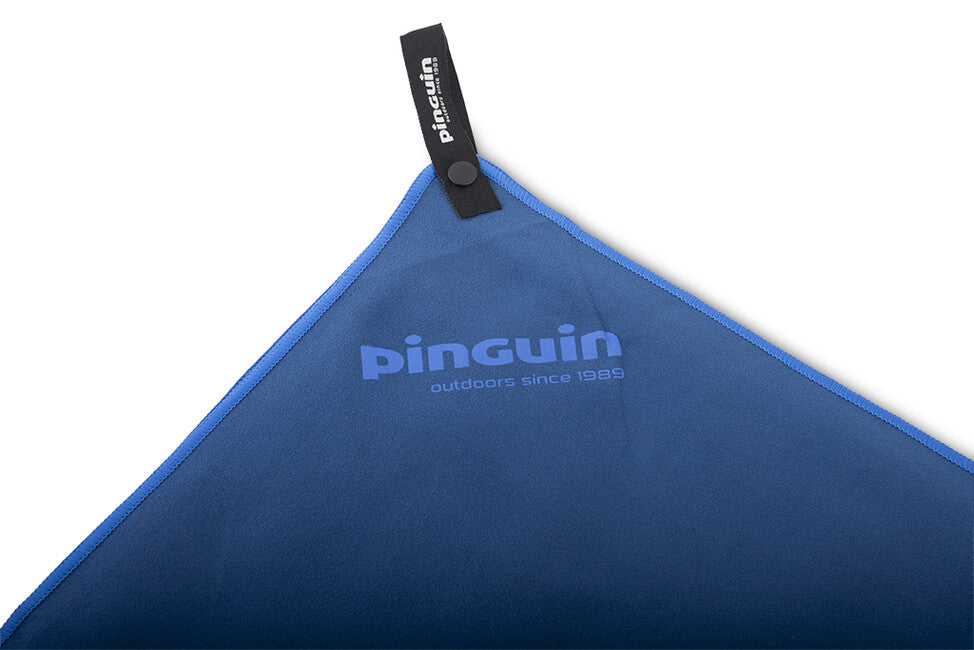Pinguin Micro Towel Logo 75 x 150 cm, Red