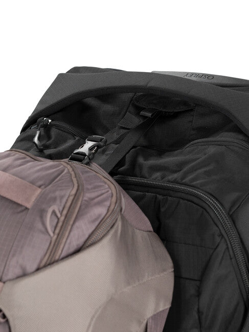 OSPREY SHUTTLE 130 potna torba na kolesih, črna