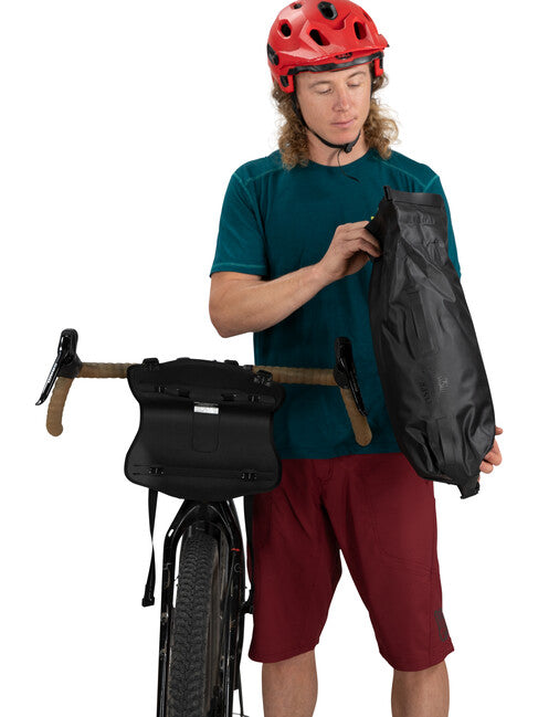 OSPREY ESCAPIST HANDLEBAR BAG torba za krmilo kolesa LARGE, črna