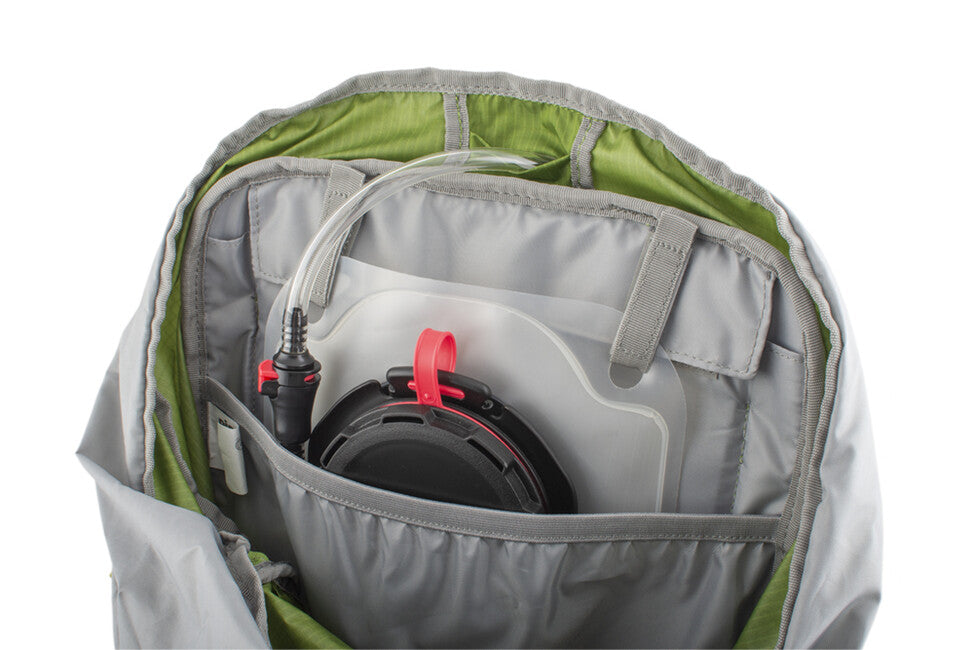 Pinguin Trail 42 nahrbtnik Nylon, 42 L, črn