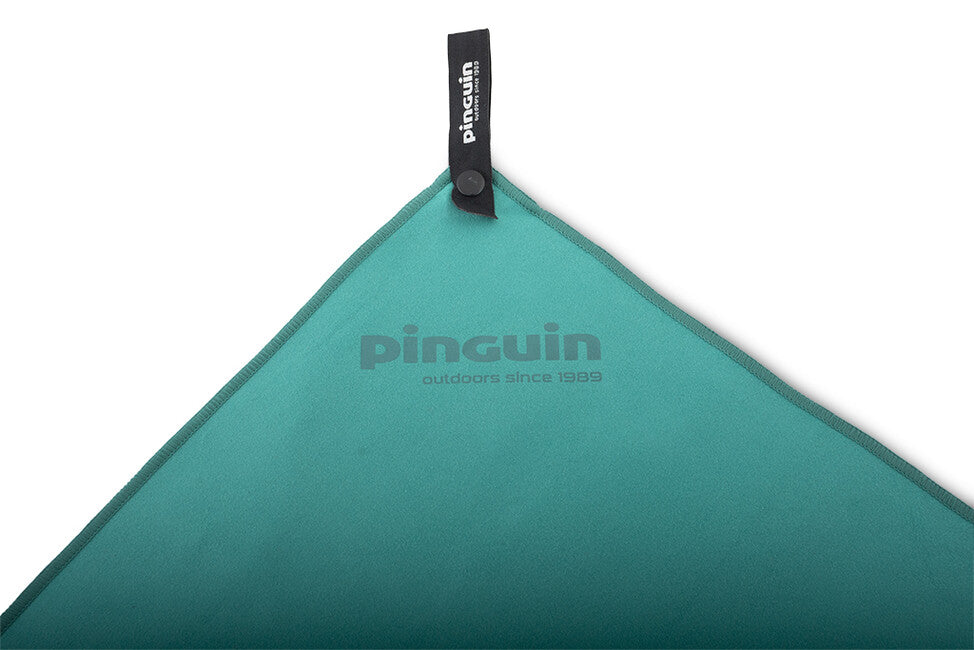 Pinguin Micro towel Logo brisača 60 x 120 cm, modra