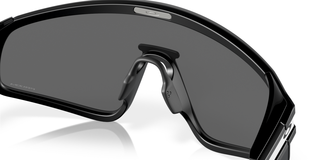 Oakley LATCH PANEL sončna očala s okvirjem Matte Black in Prizm lečami, 35