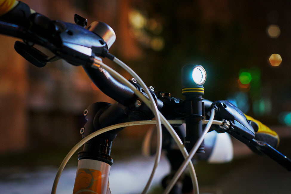 ArmyTek Elf C2 LED ročna svetilka studeno bela, napajanje iz akumulatorja, 1100 lm, 4800 h, 65 g