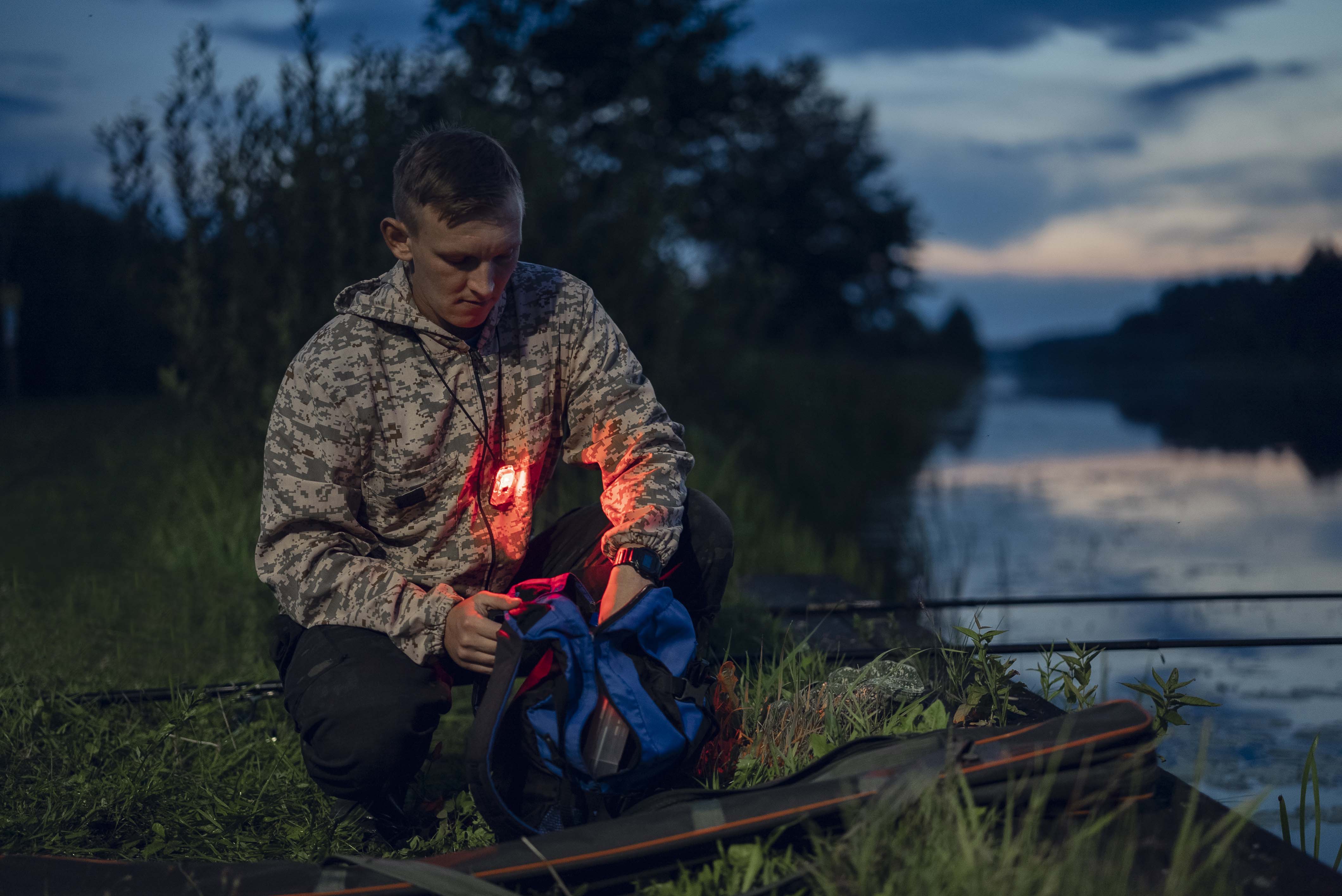 ArmyTek Crystal Pro Blue prenosna svetilka LED F07101B, modra, prosojno