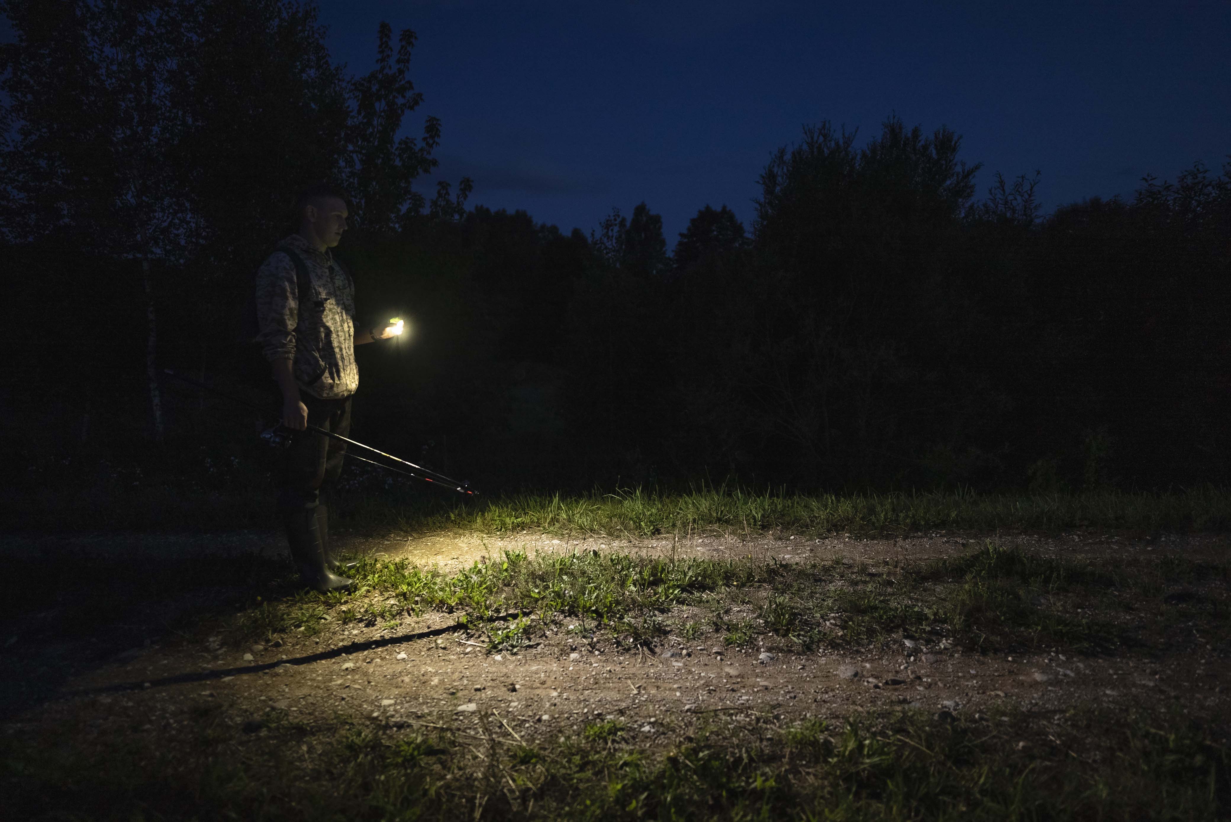ArmyTek Crystal Pro Blue prenosna svetilka LED F07101B, modra, prosojno