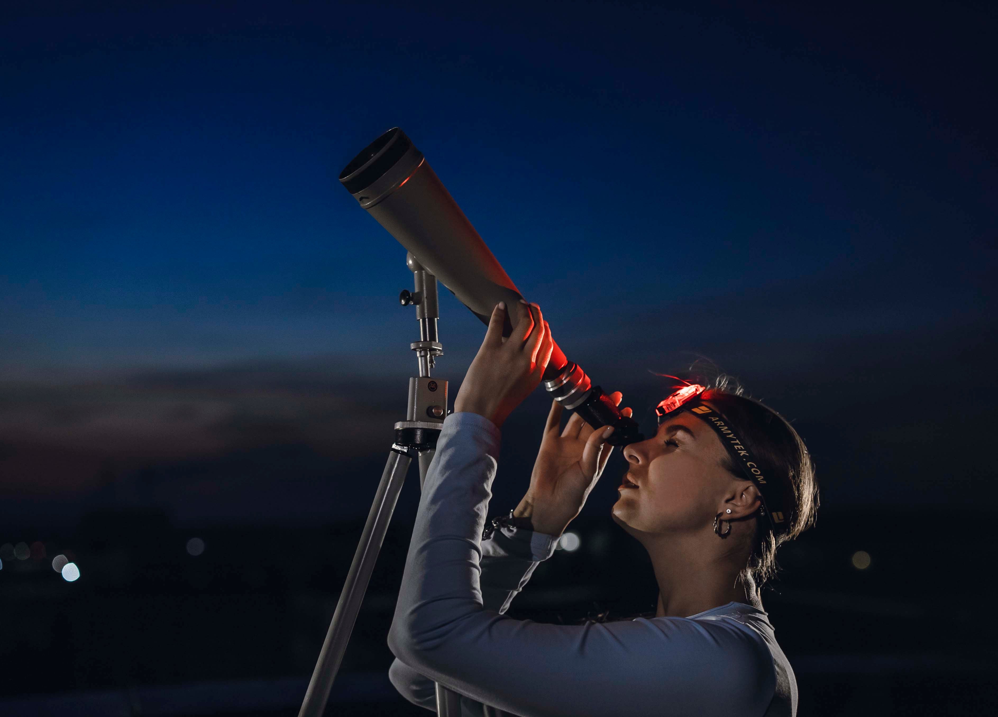 ArmyTek Crystal Pro Blue prenosna svetilka LED F07101B, modra, prosojno