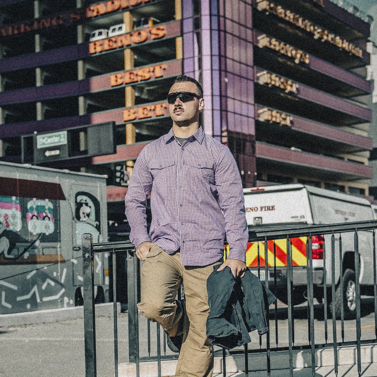 Helikon-Tex košeľa taktická na skryté nosenie, Phantom Grey Checkered – v použití 1