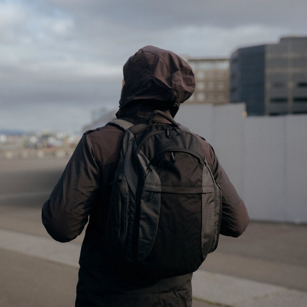Helikon-Tex COVERT M-65 kabát JACKET, ash grey – v použití 3