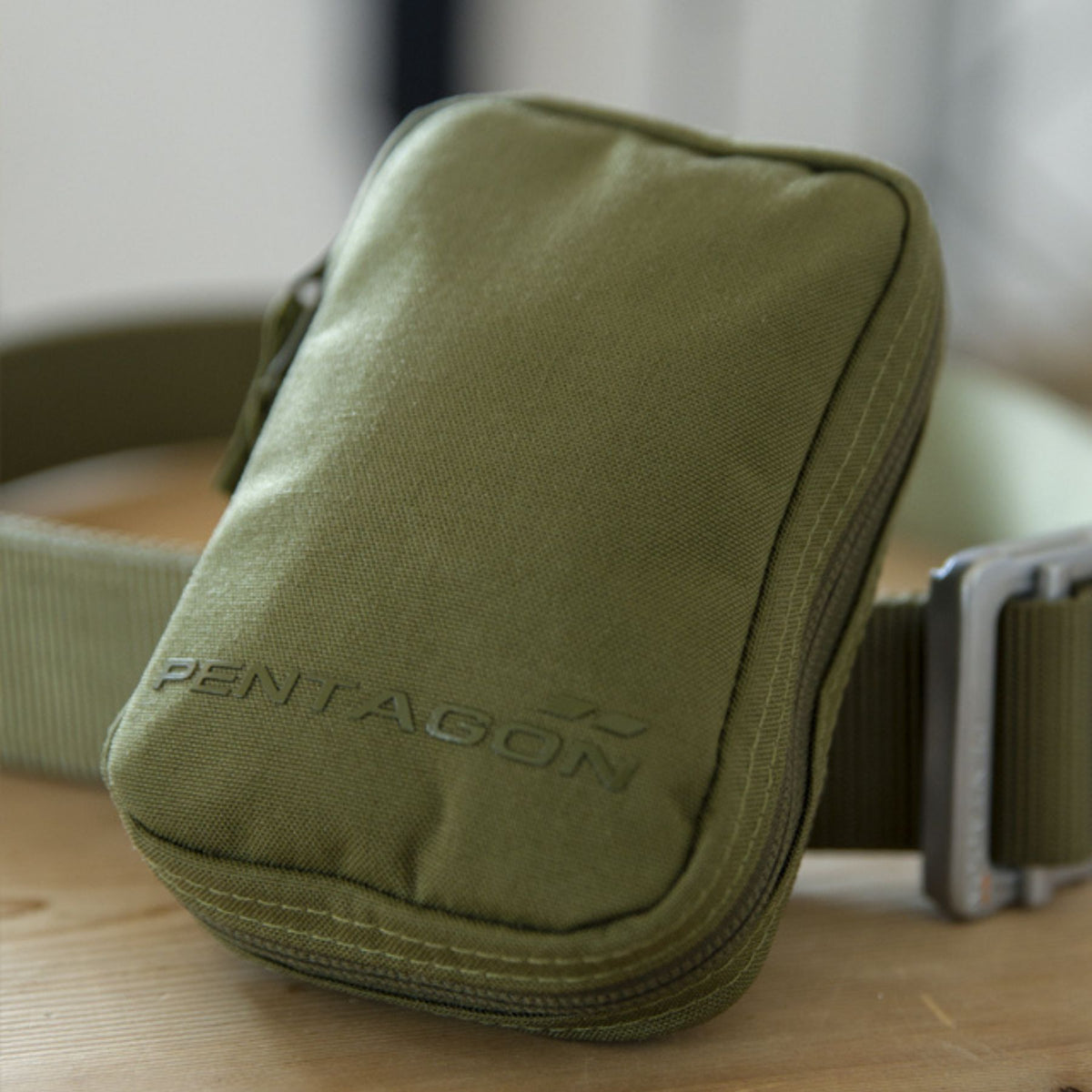 Pentagon Kyvos pasna torbica, coyote
