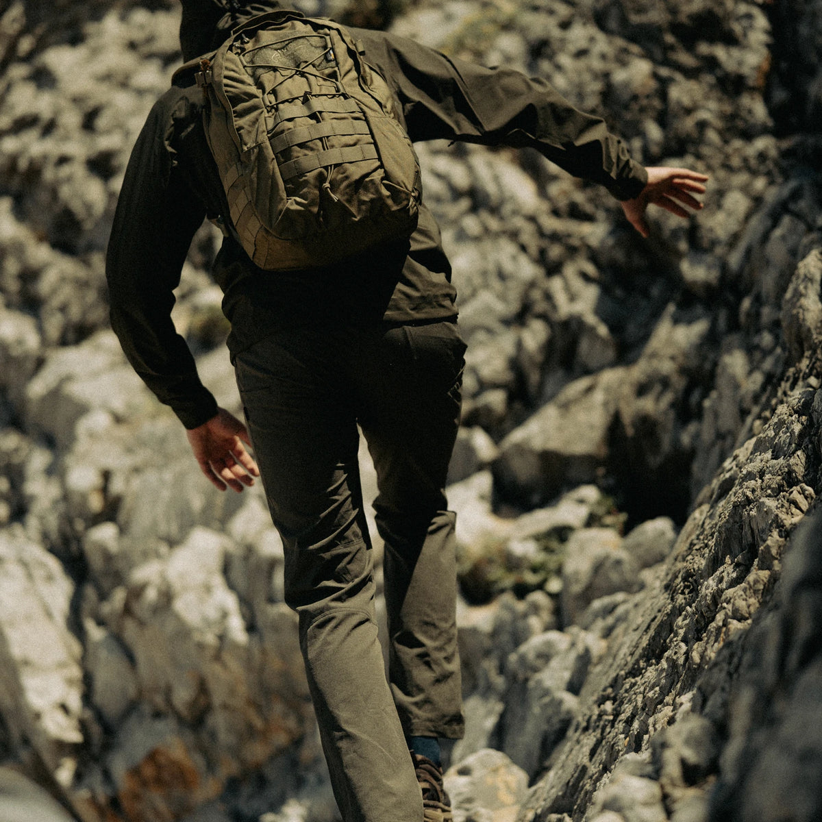 Helikon-Tex EDC batoh Cordura, čierny – v použití 1