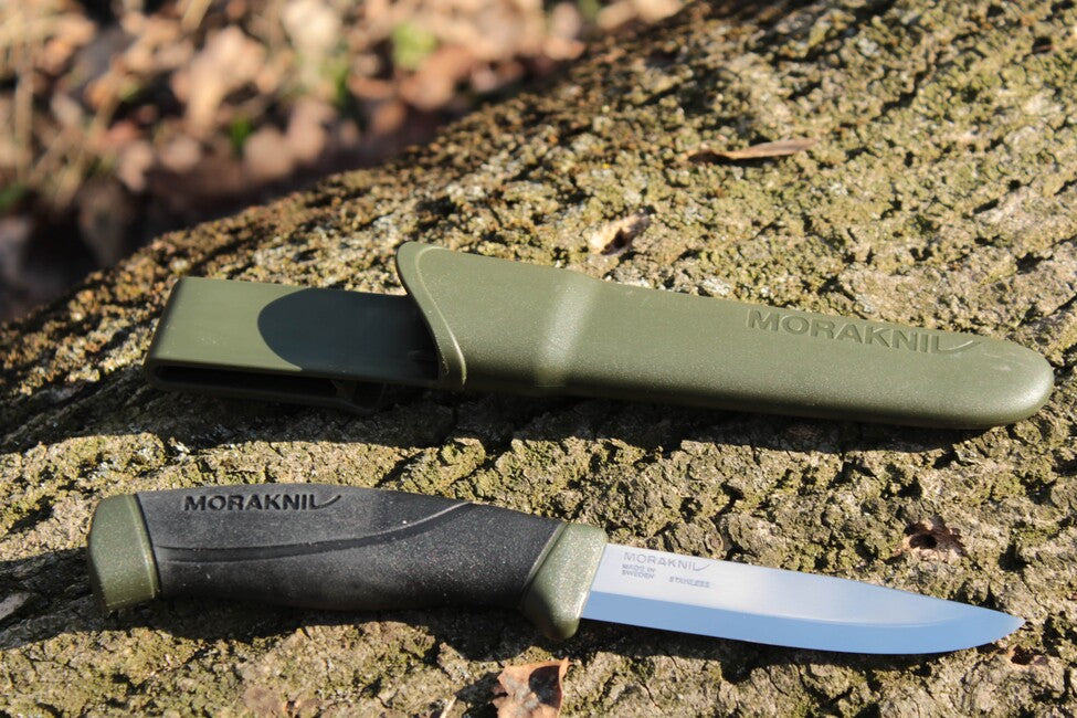 Mora of Sweden Companion nož, vojaško zelena