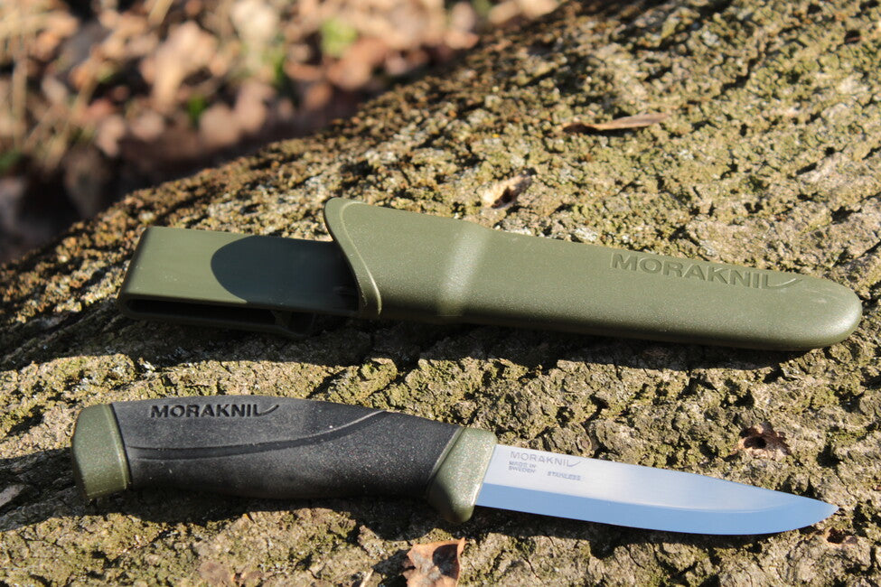 Mora of Sweden Companion nož, vojaško zelena