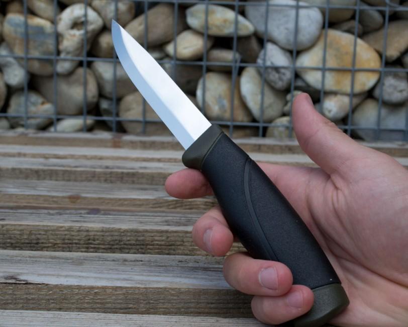 Mora of Sweden Companion HeavyDuty nož, olivno zelen