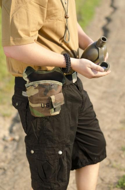 Mil-Tec US pohodniška steklenica 1l s ALU skledo, Woodland