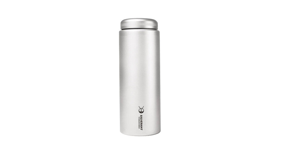 Silverant titanova steklenica s ploskim pokrovom, 600 ml