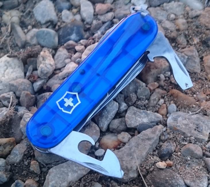 Victorinox Huntsman žepni nož 91mm, prosojno moder