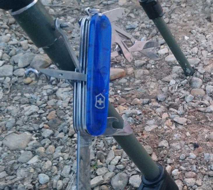 Victorinox Huntsman žepni nož 91mm, prosojno moder
