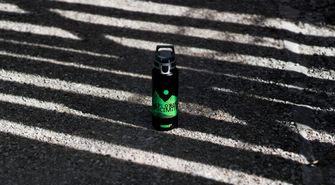 SIGG WMB Traveller aluminijasta steklenica za pitje 1 L Pathfinder Black