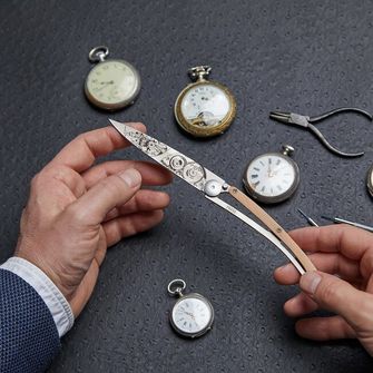 Deejo zložljivi nož Horlogeria juniper wood grey titanium watchmaker