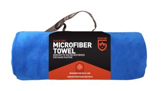GearAid Microfiber Towel Brisače za roke iz mikrovlaken z antibakterijsko obdelavo in mrežastim žepom 75 x 120 cm kobaltno modra