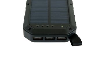 BasicNature 8 Powerbank 8K s solarnim polnjenjem in LED lučko